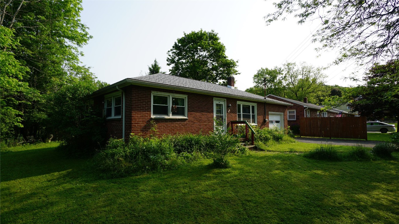 148 Grand Ave, Vestal, New York image 3