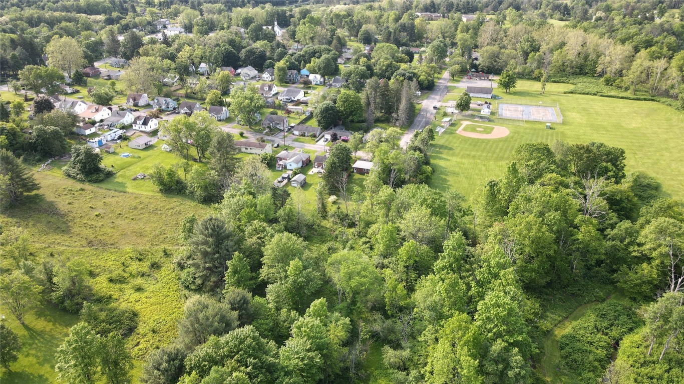 148 Grand Ave, Vestal, New York image 9