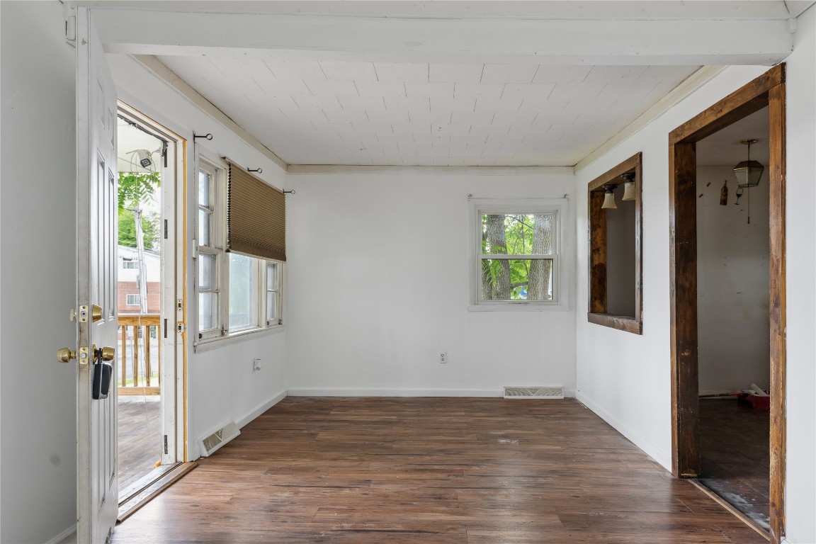 107 N Baldwin Street, Johnson City, New York image 5