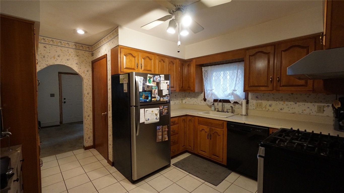 108 Hayes Ave, Endicott, New York image 12