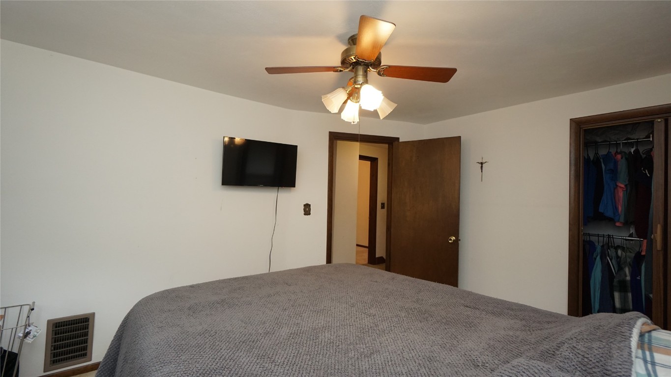 108 Hayes Ave, Endicott, New York image 31