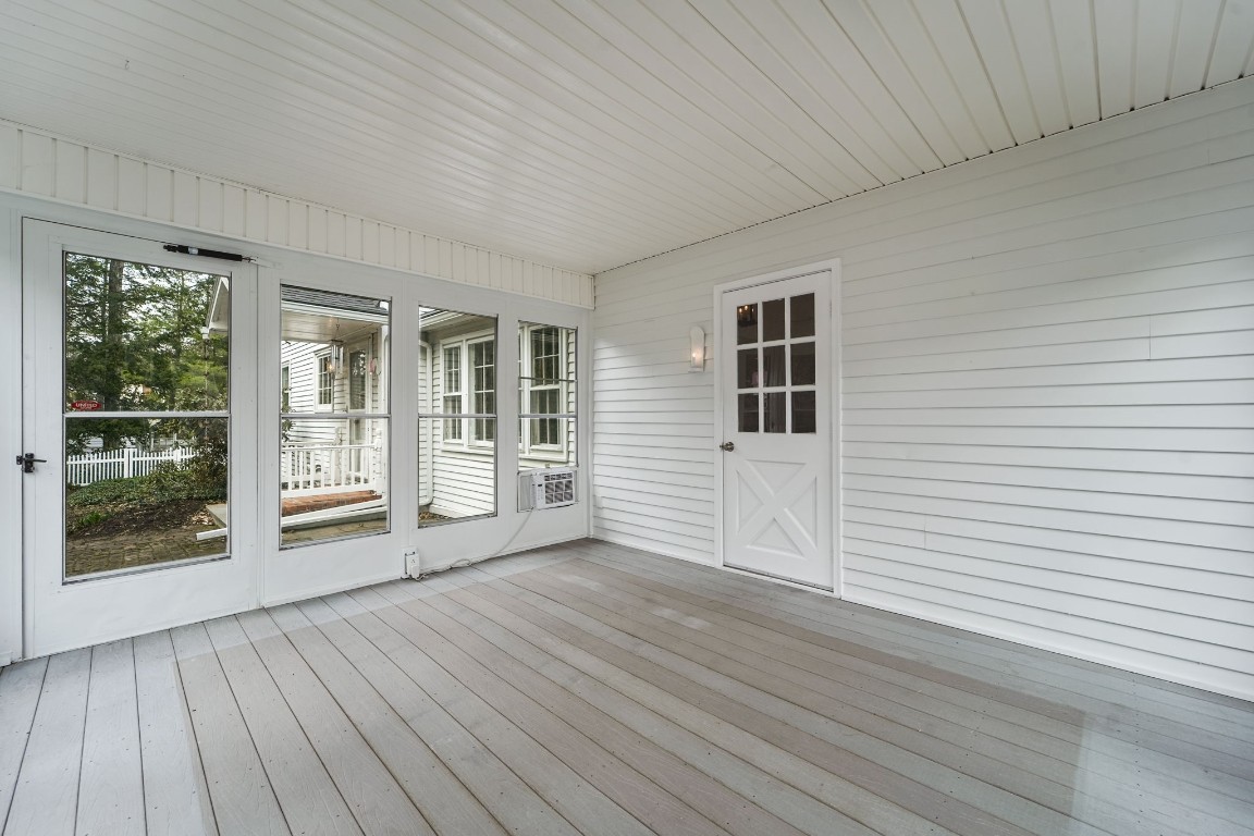 1009 Knoll Drive, Endwell, New York image 32