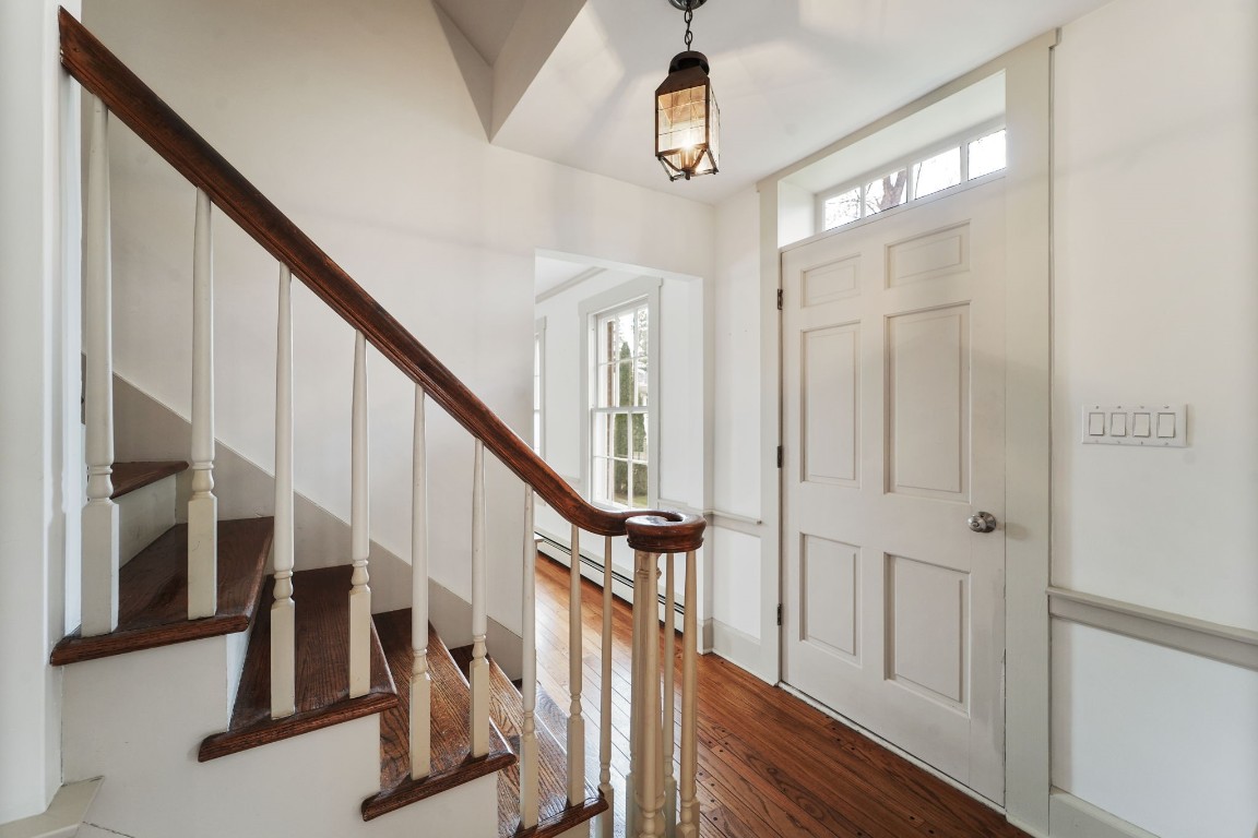 1009 Knoll Drive, Endwell, New York image 5