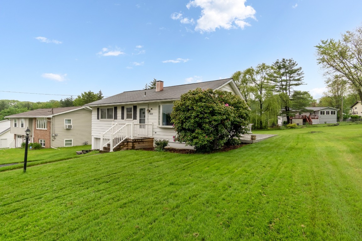 1131 Arnold Drive, Endicott, New York image 24