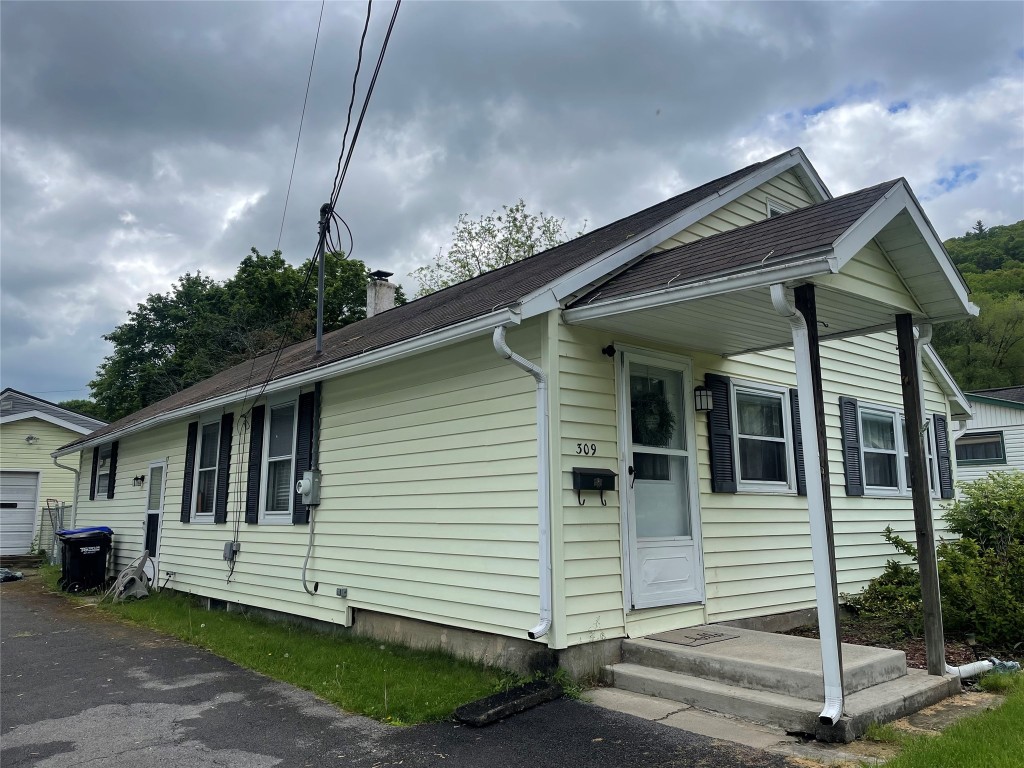 309 Harding Ave, Vestal, New York image 2