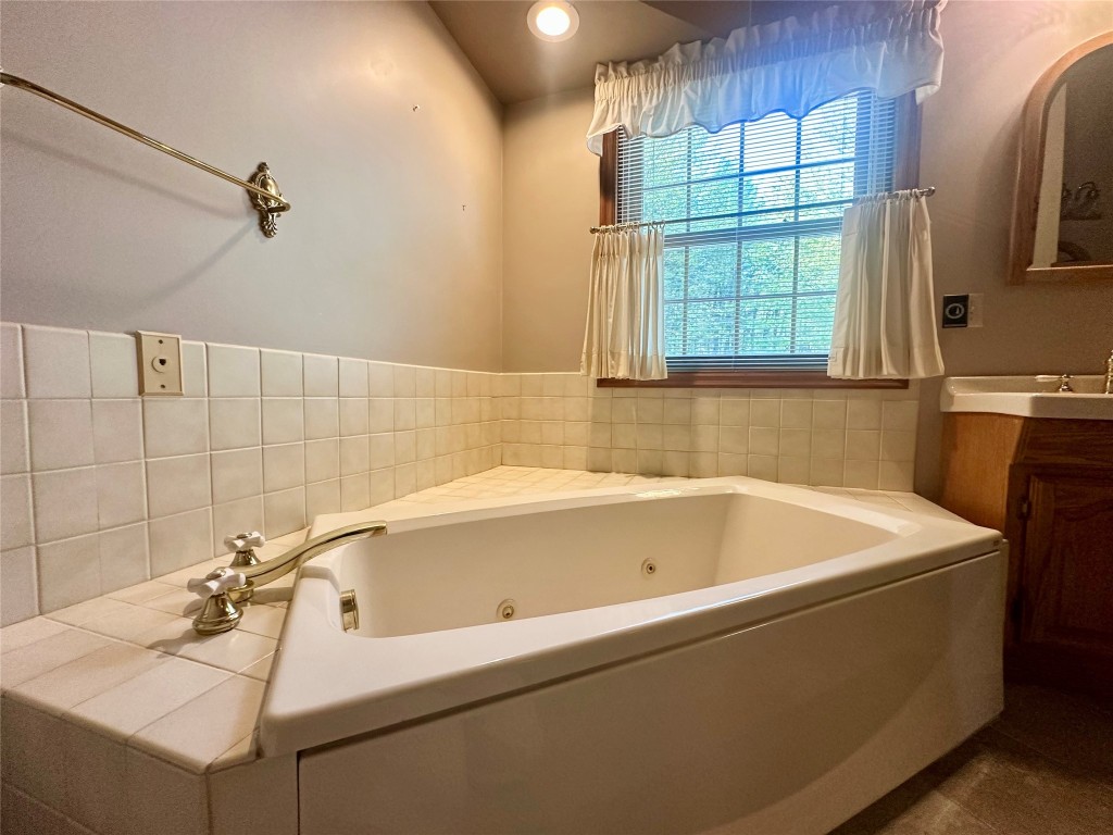 417 Brook Avenue, Vestal, New York image 19