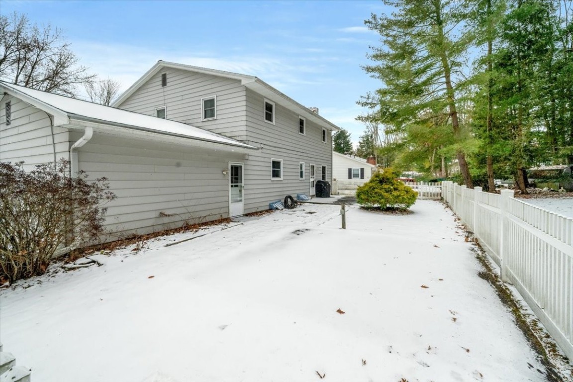 1017 Knoll Drive, Endicott, New York image 33