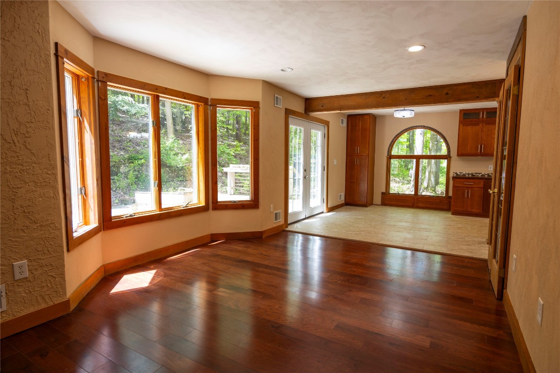 1536 E Campville Rd, Endicott, New York image 3
