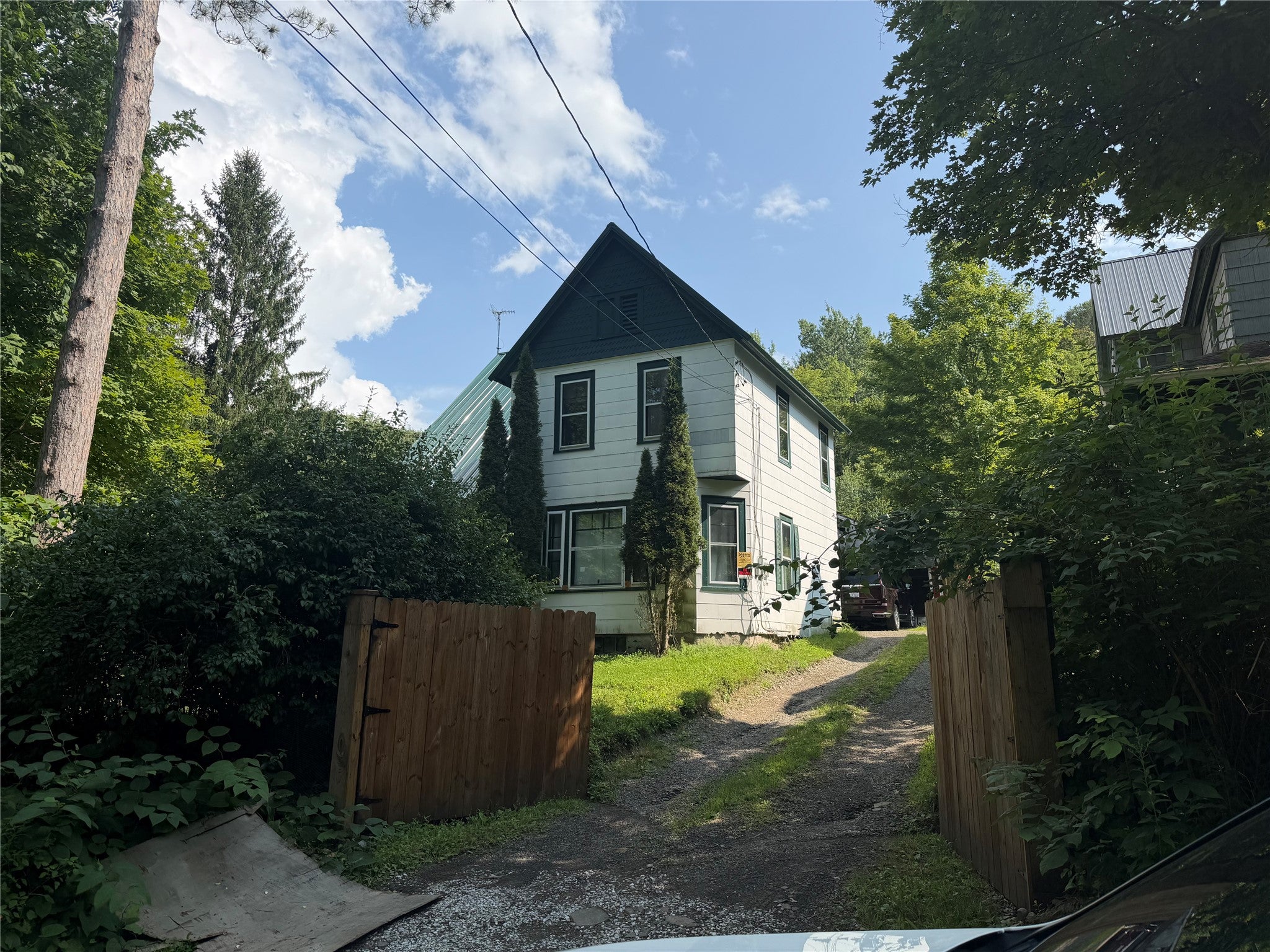 9 Peck Road