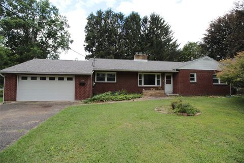 135 N Meadowbrook Lane Vestal NY 13850