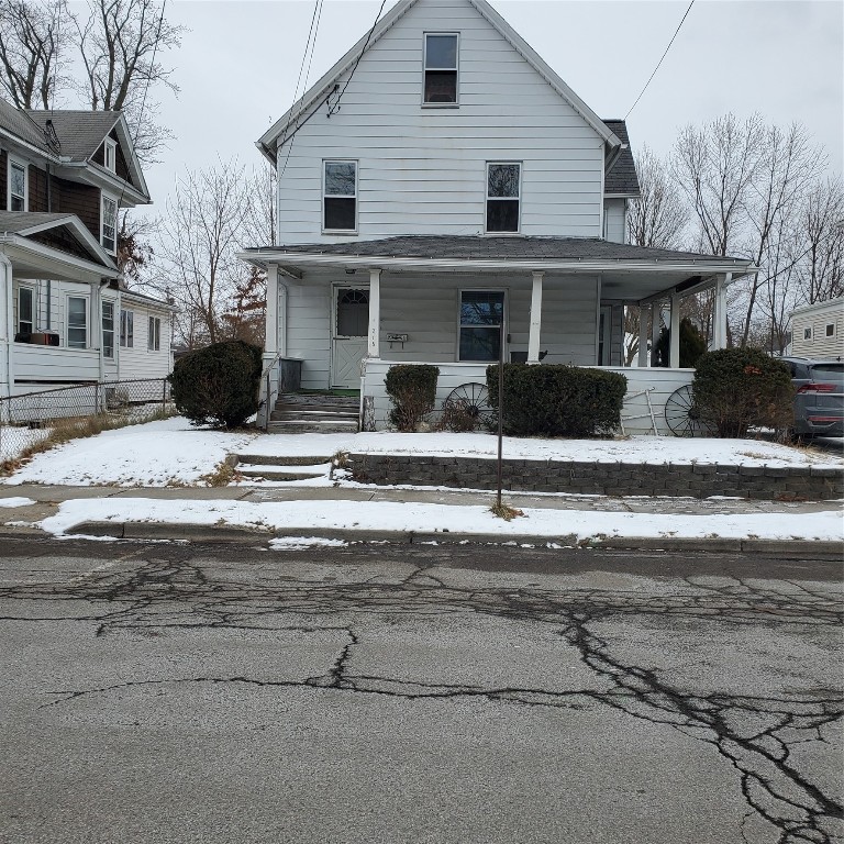 215 Jefferson Avenue, Endicott, New York image 1