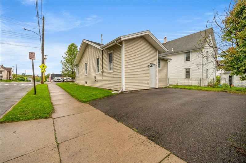 129 Hill Ave, Endicott, New York image 17