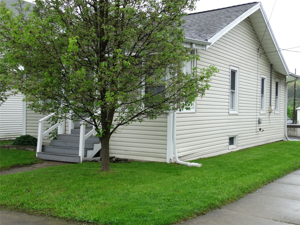 129 Hill Ave, Endicott, New York image 4