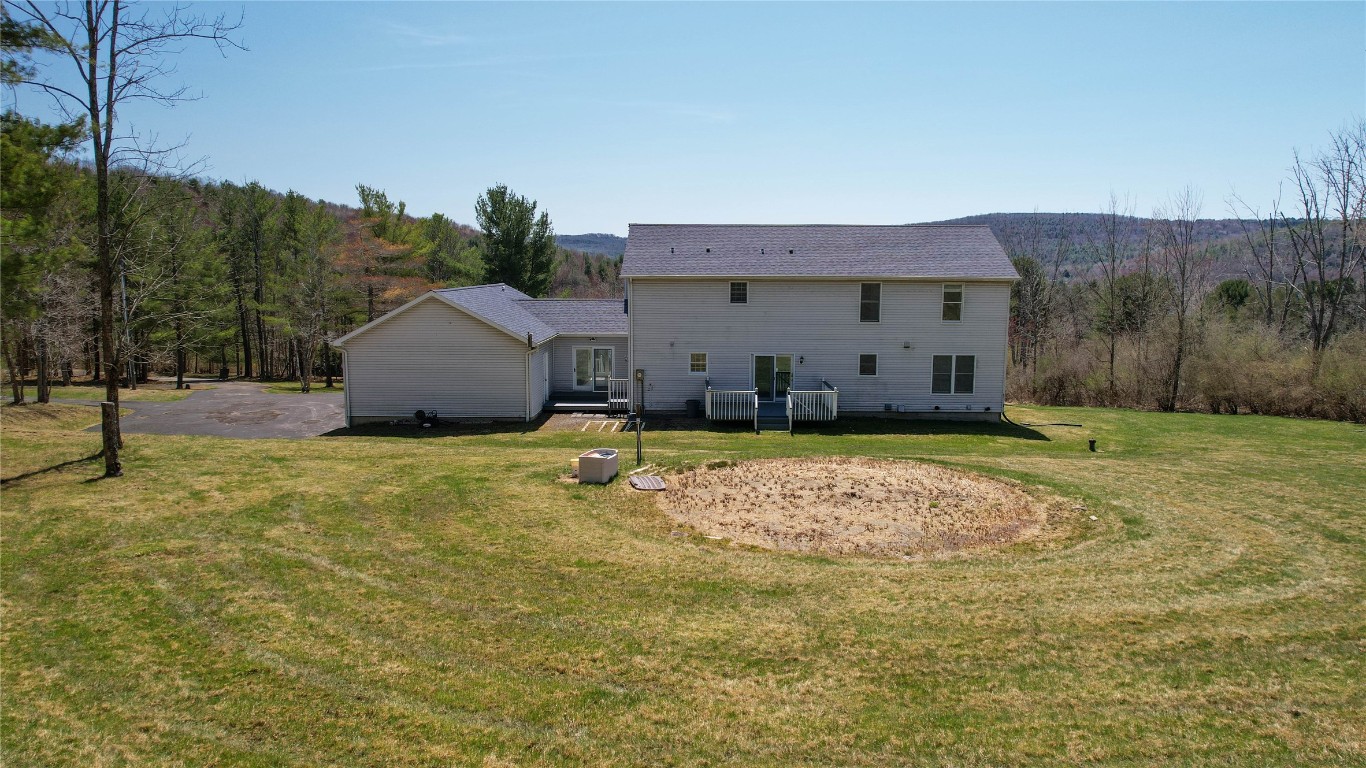 165 Meeker Road, Vestal, New York image 9