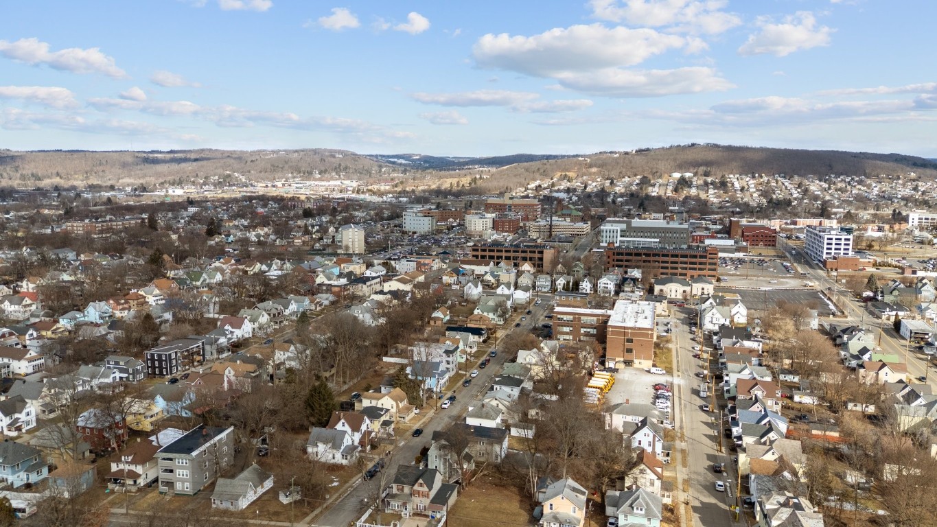60 Roberts Street, Johnson City, New York image 3