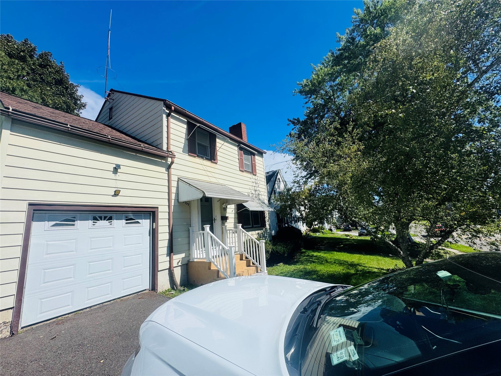 2709 Watson Blvd - Photo 2