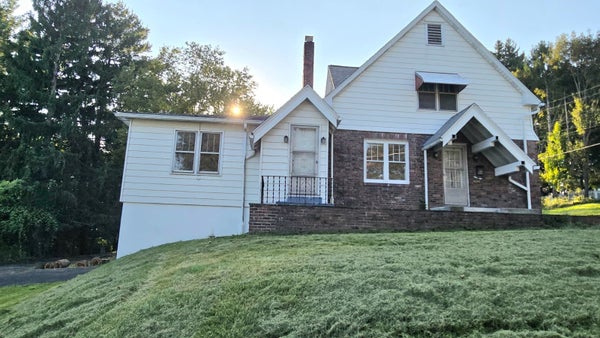 211 GROVELAND AVE, ENDICOTT, NY 13760 - Image 3f384281d94d2d881471e214bf7cd96e/2265314157
