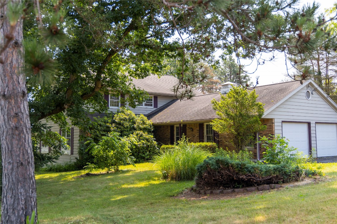 2 Wellington Dr
