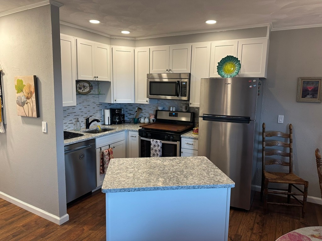 201 Evergreen Street 1-3E