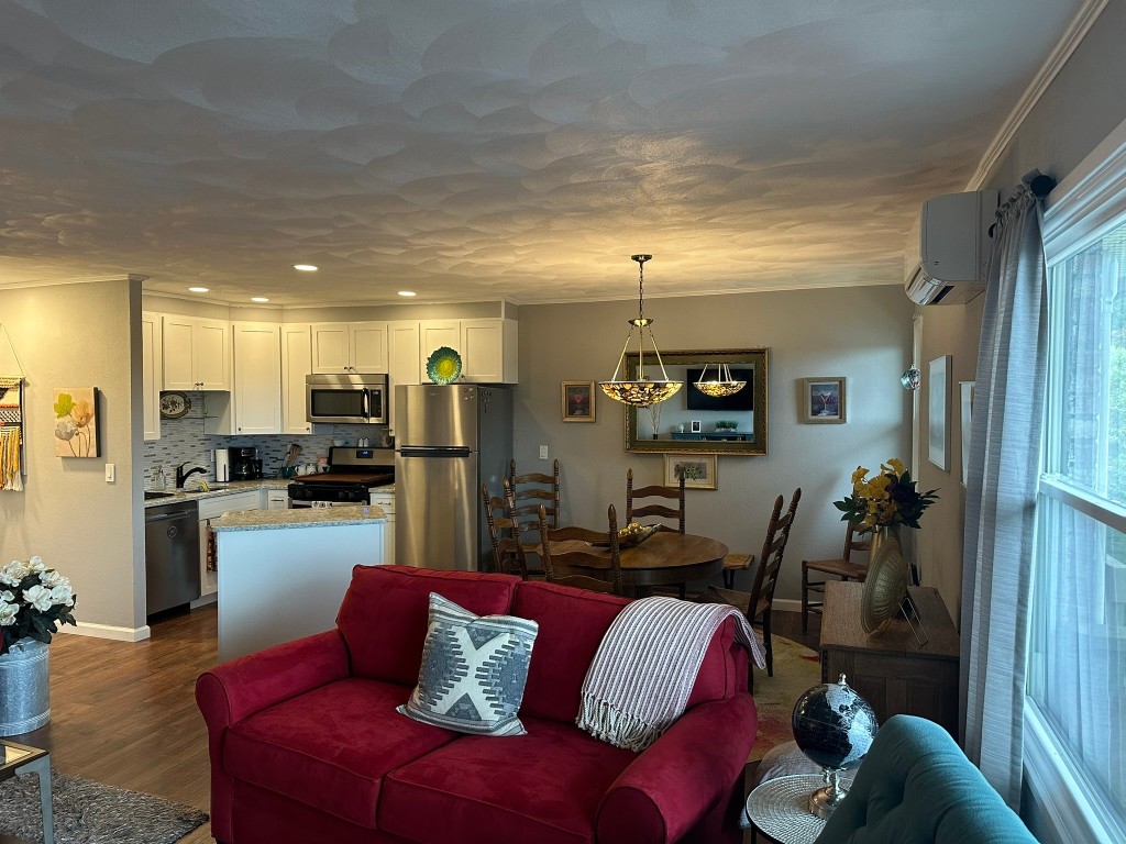 201 Evergreen Street 1-3E
