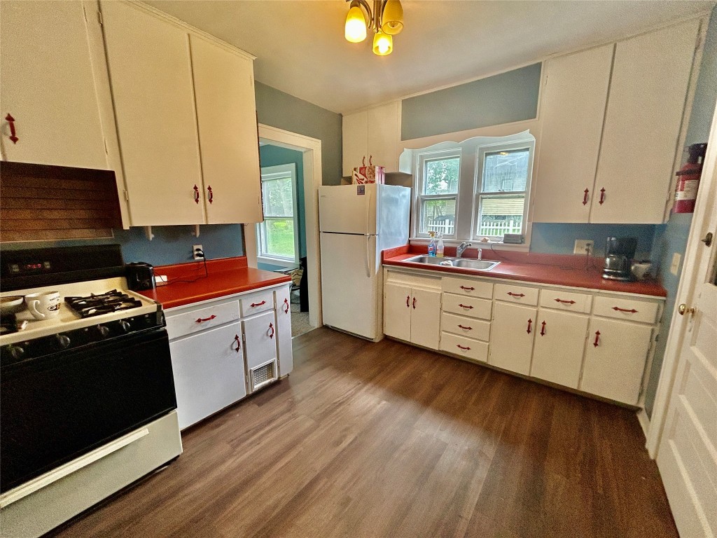 856 Ideal Terrace, Vestal, New York image 6