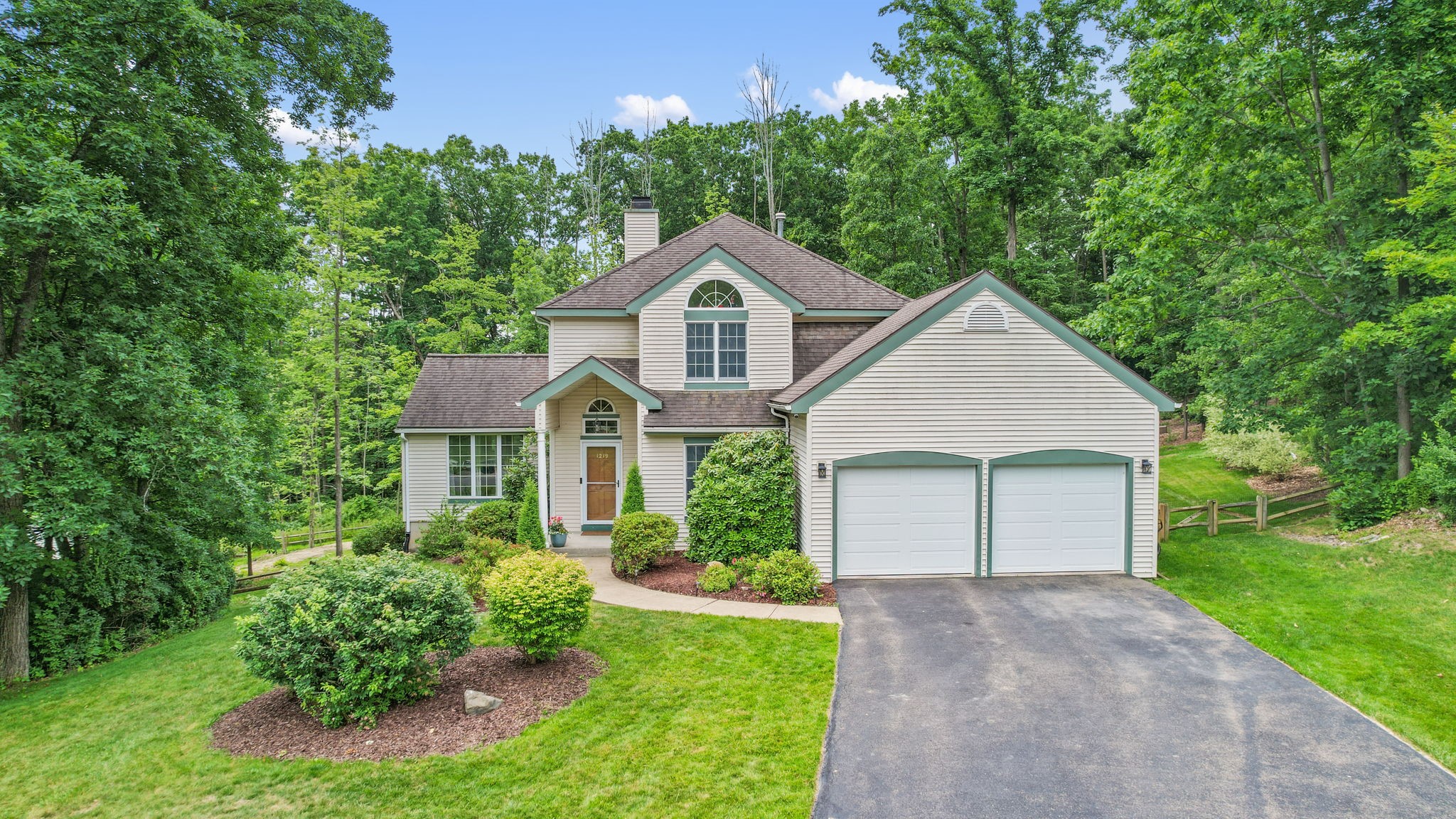 1219 Foxboro Lane - Photo 2