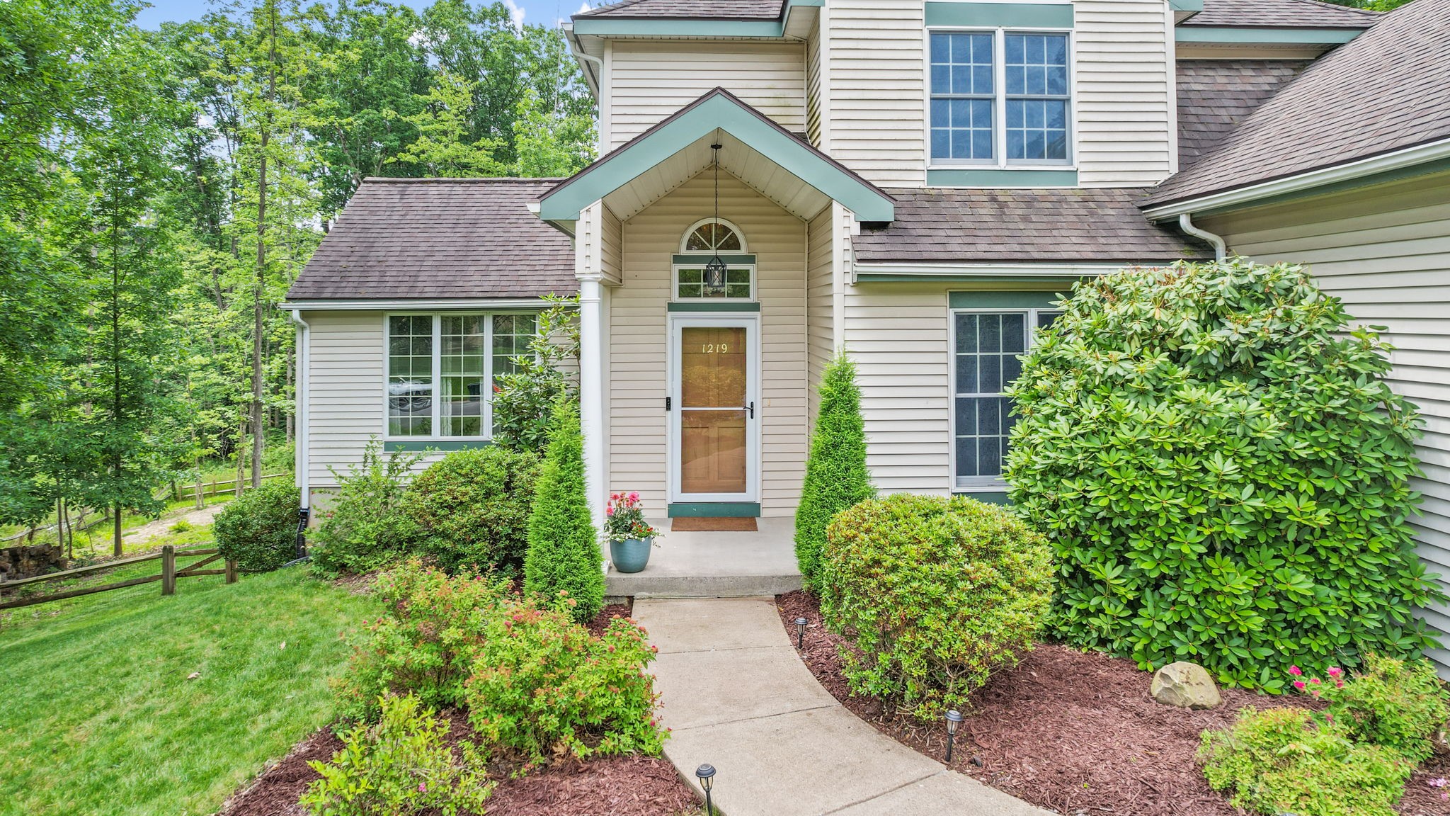 1219 Foxboro Lane - Photo 3