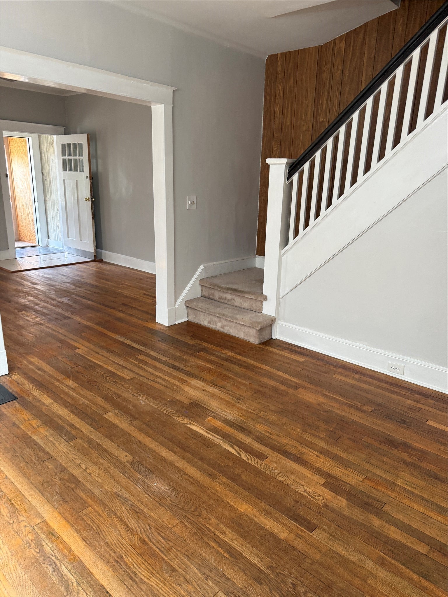 27 1/2 Euclid Avenue - Photo 2