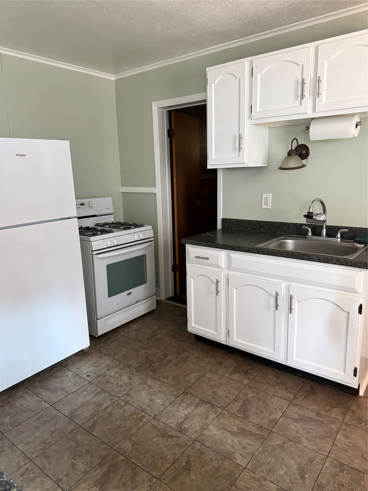 27 1/2 Euclid Avenue - Photo 4