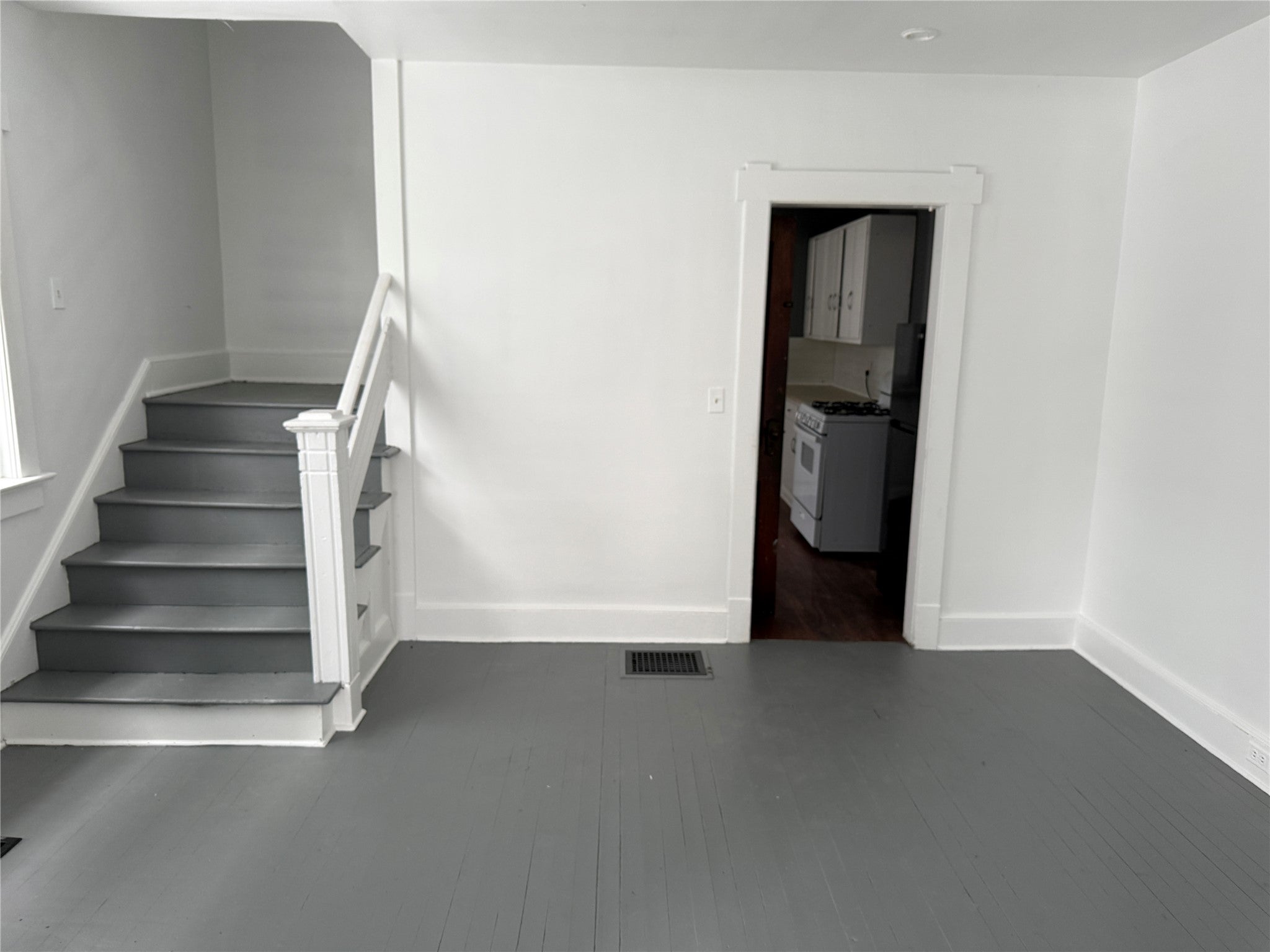 32 Farr Avenue - Photo 4