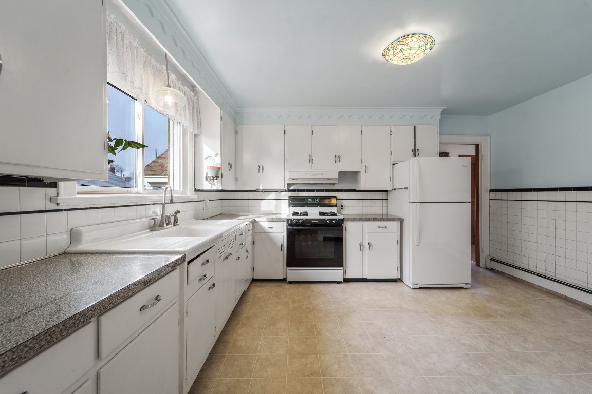 4 Delaware Ave, Endicott, New York image 8