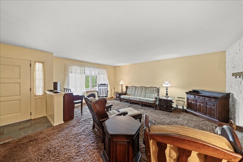 277 Pierce Road, Vestal, New York image 8