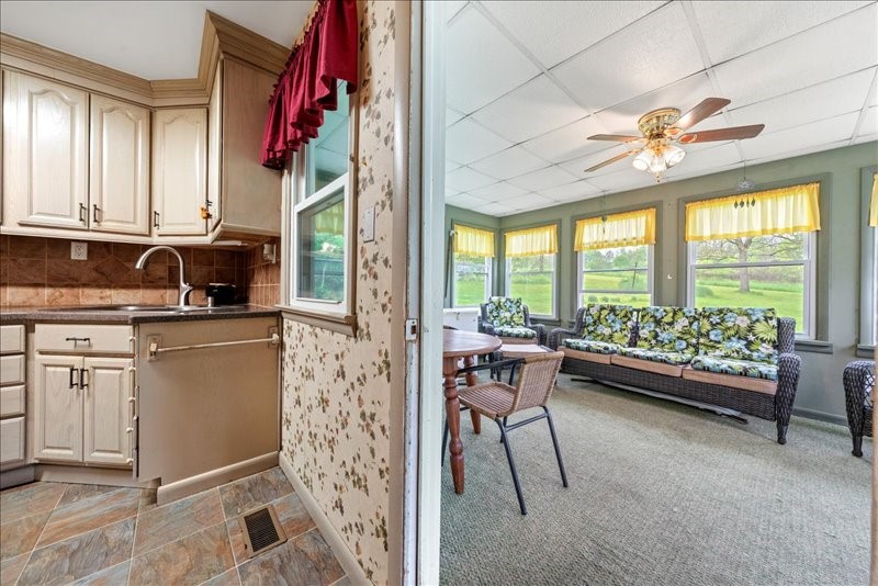 277 Pierce Road, Vestal, New York image 25
