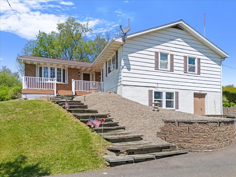 277 Pierce Road, Vestal, New York image 2