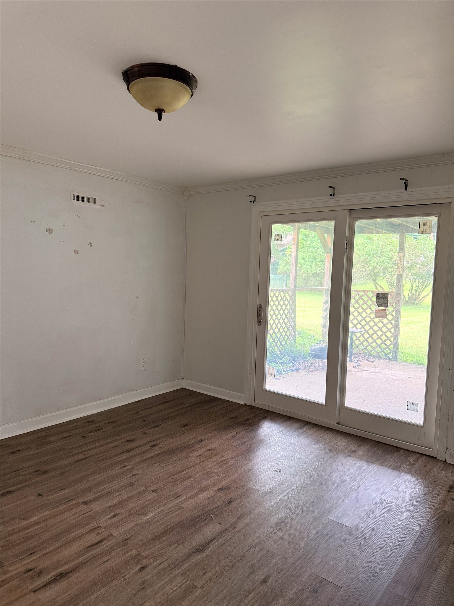 812 Dickinson Drive - Photo 4