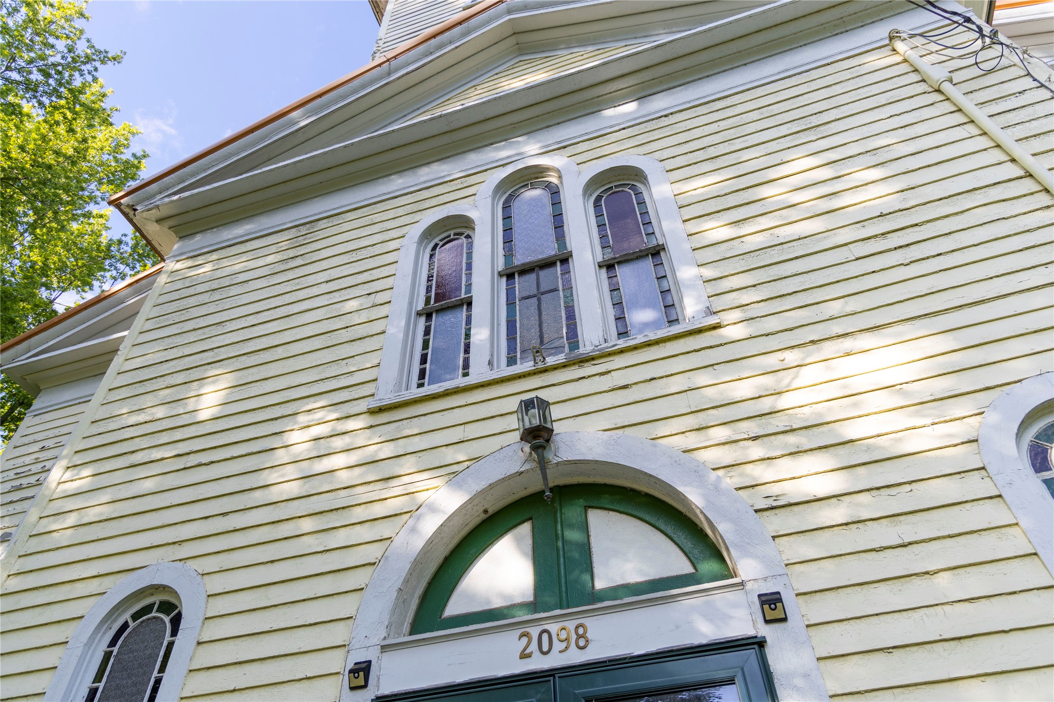 2098 River St - Photo 2