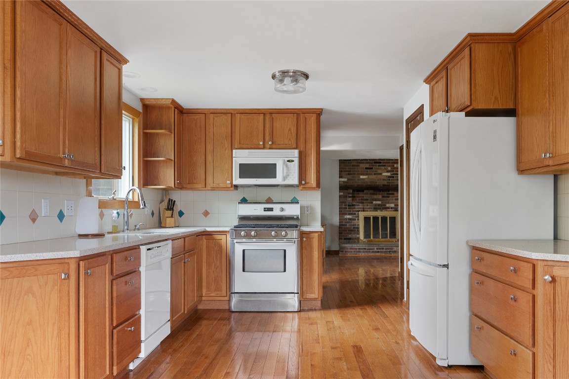 317 Hearthstone Drive, Endwell, New York image 9