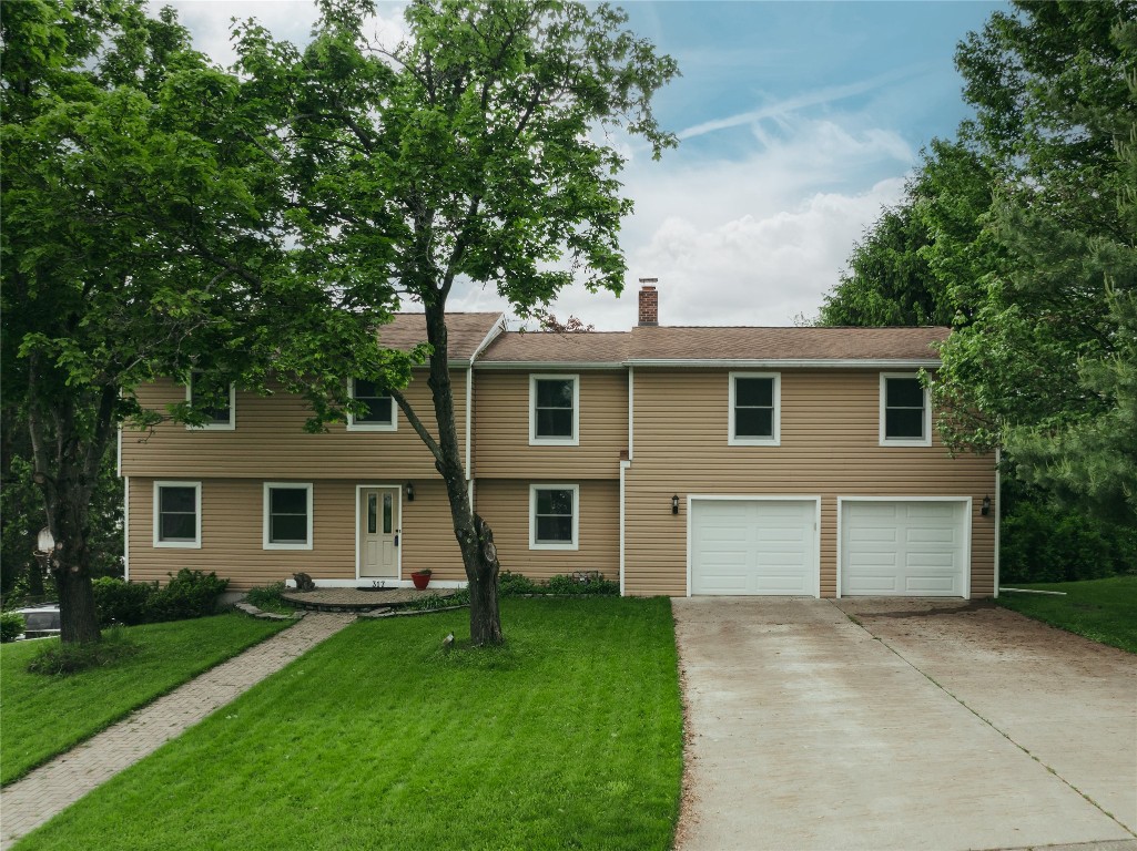 317 Hearthstone Drive, Endwell, New York image 1