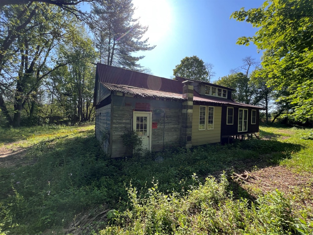 Photo 6 of 17 of 574 S Kinney Road house