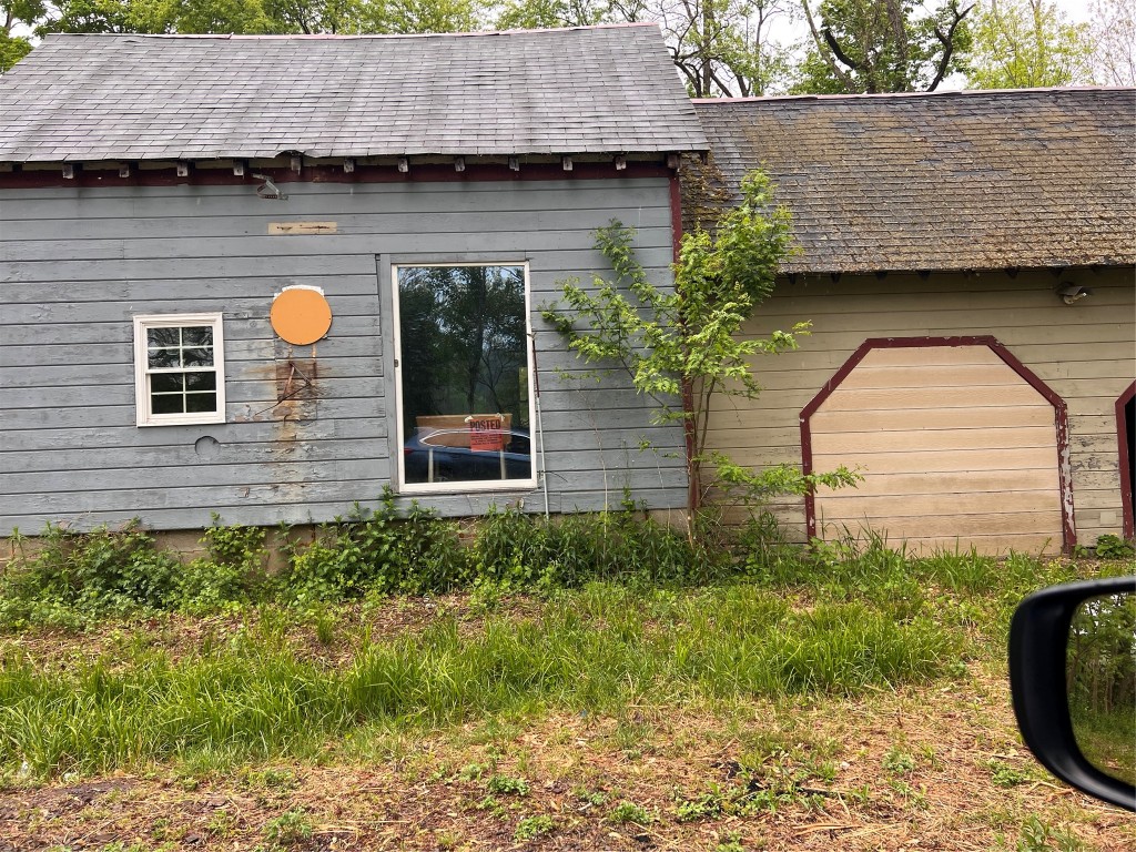 Photo 2 of 17 of 574 S Kinney Road house