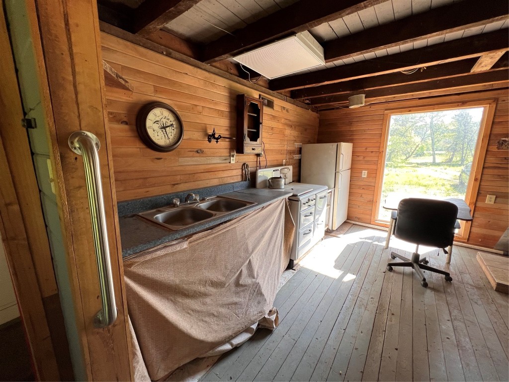 Photo 8 of 17 of 574 S Kinney Road house