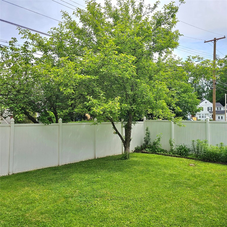 144 Helen St, Binghamton, New York image 27