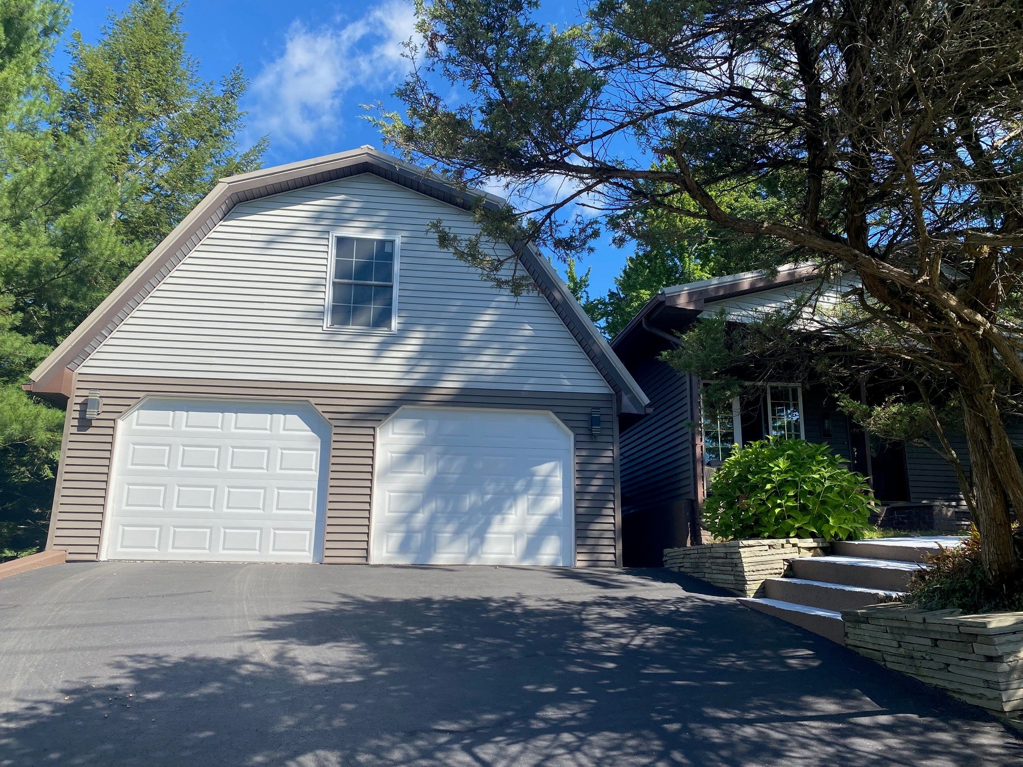 585 Overbrook Road - Photo 2
