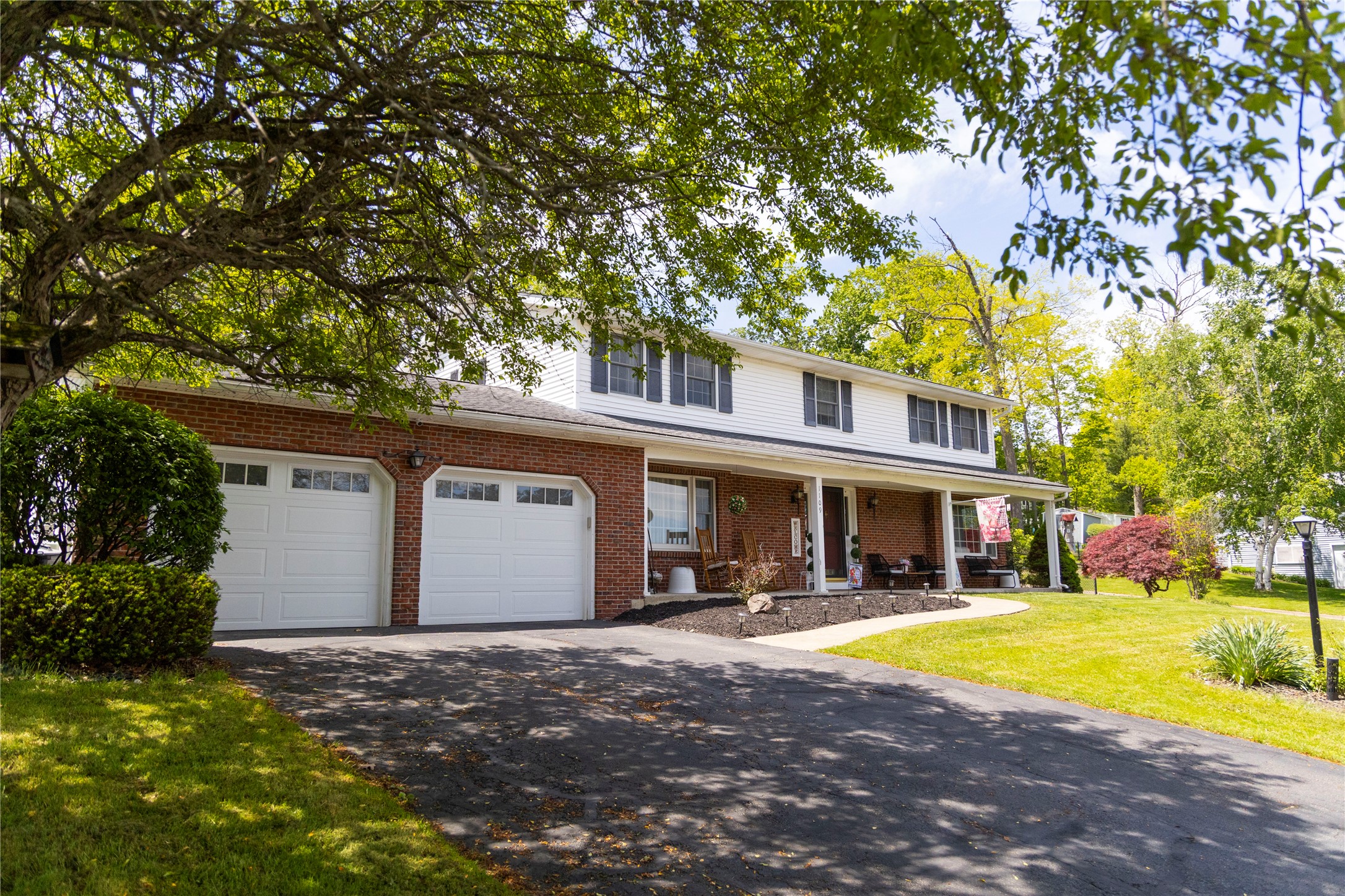 1109 Elton Dr - Photo 2