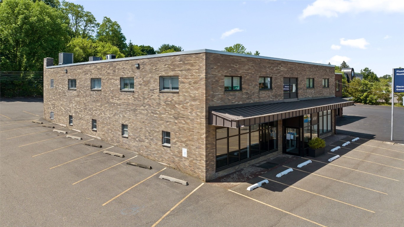 1040 Vestal Parkway E