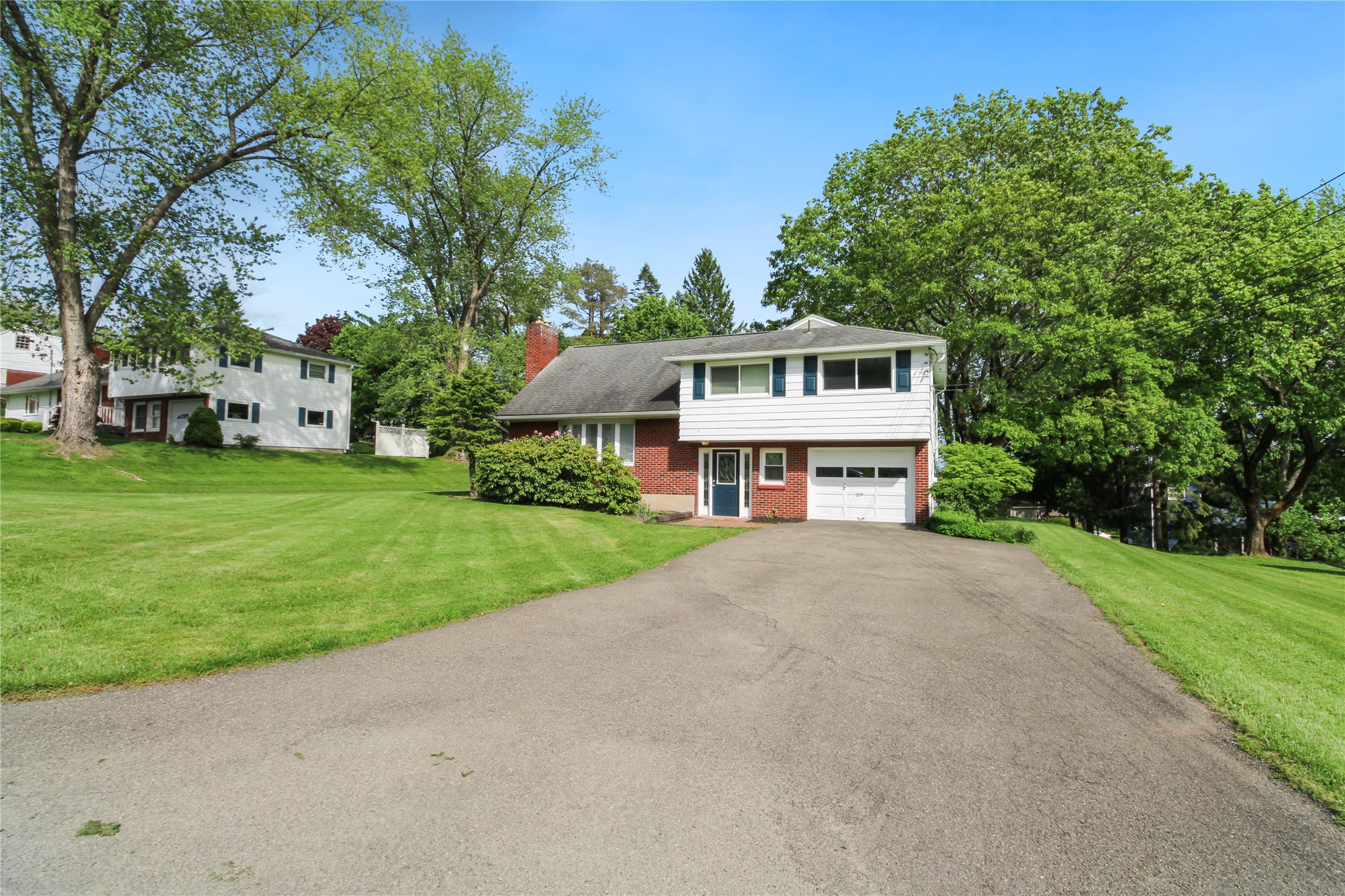 8 Larchmont Road