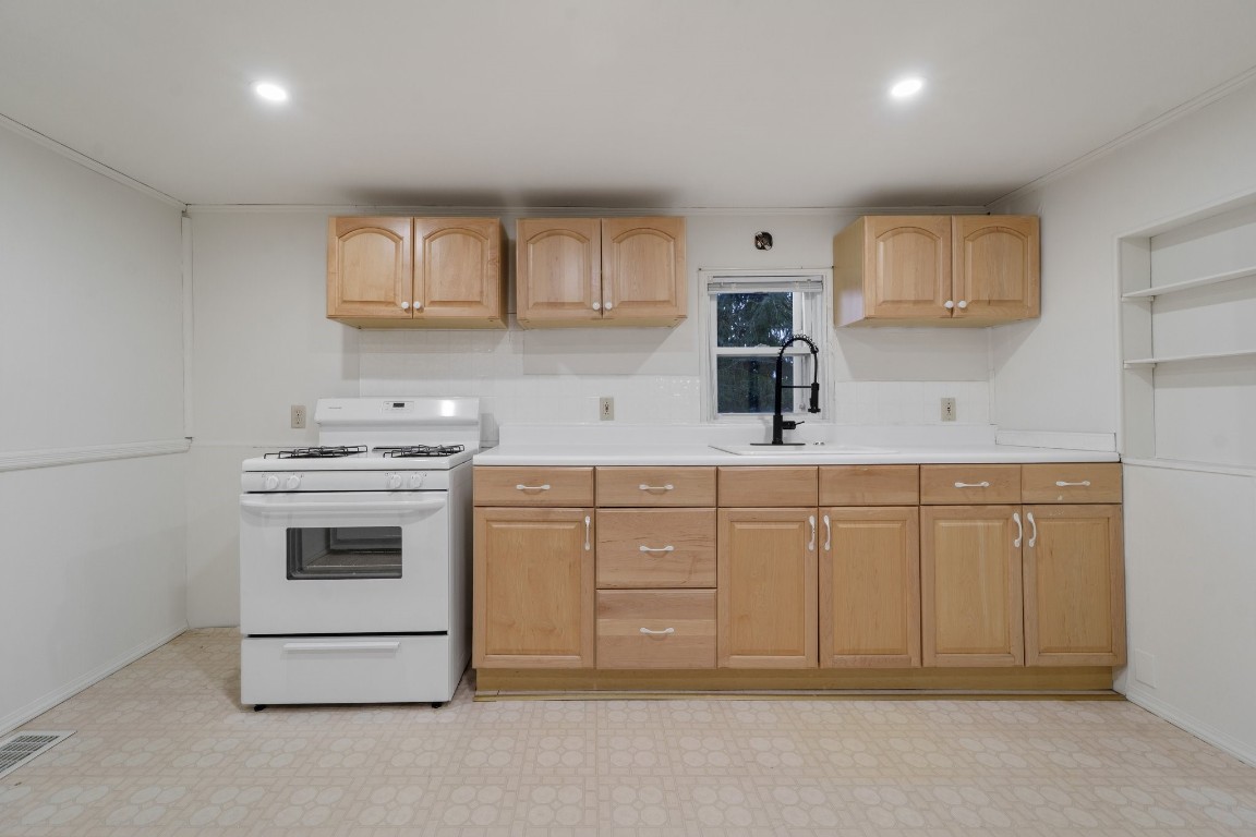 10 Maple Street, Binghamton, New York image 5
