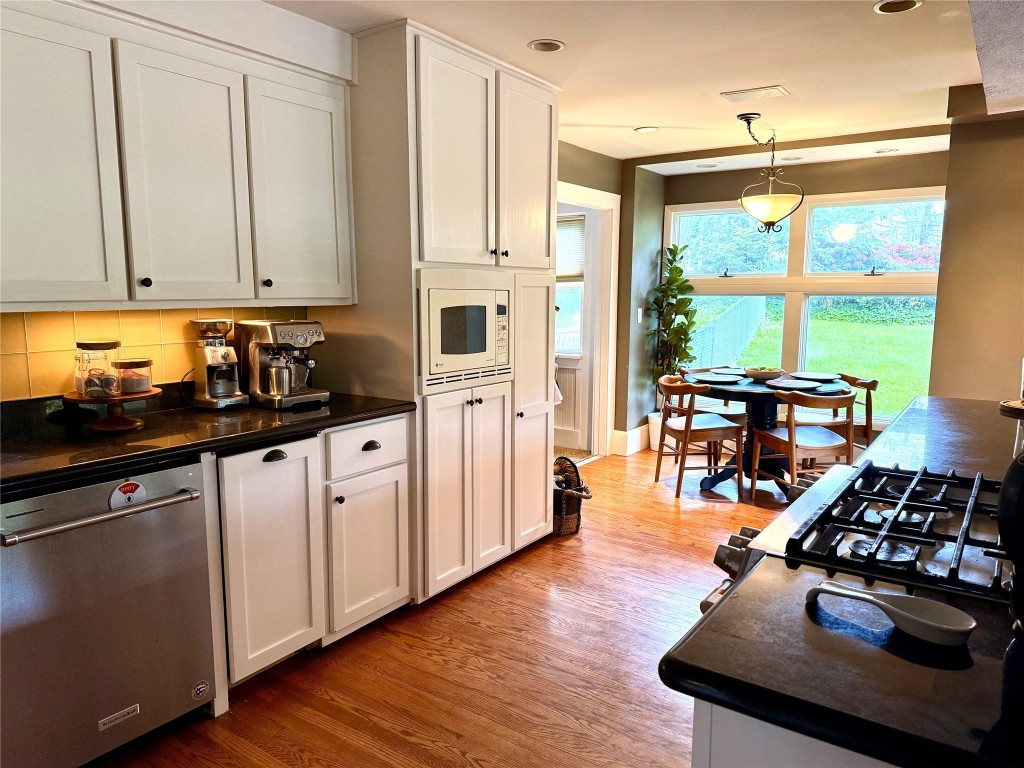 205 African Road, Vestal, New York image 22