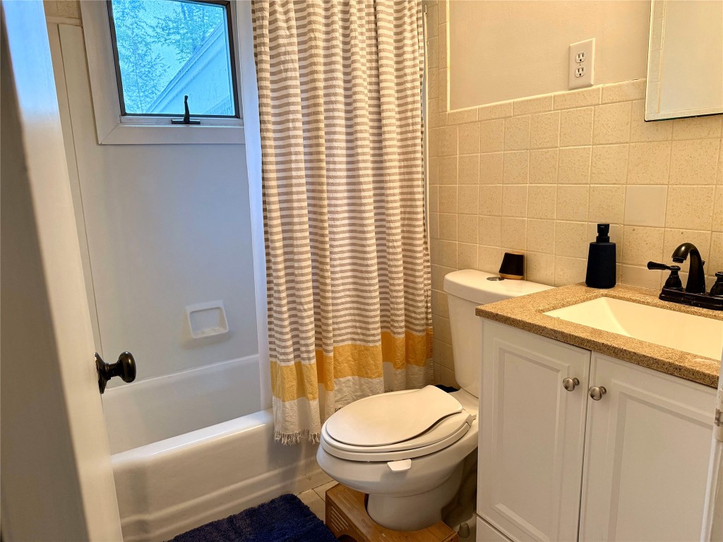 205 African Road, Vestal, New York image 31