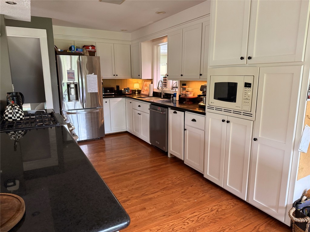 205 African Road, Vestal, New York image 21